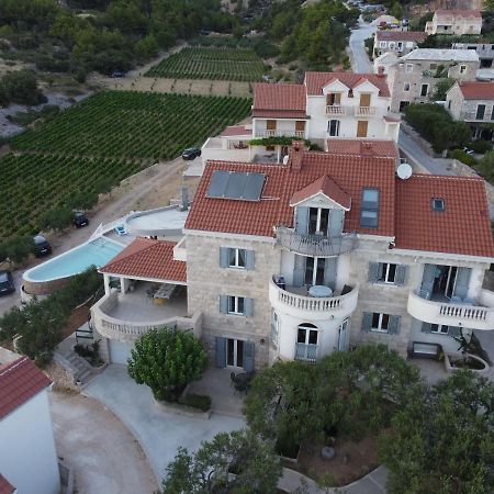 Villa Franka With Swimming Pool Bol Exteriér fotografie